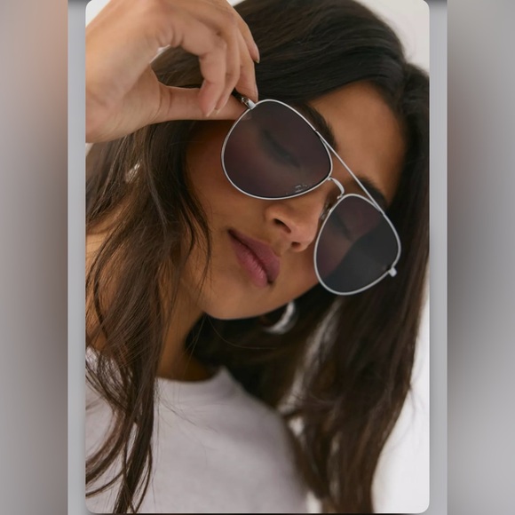 Urban Outfitters essential metal aviator Silver frame Sunglasses main image 5